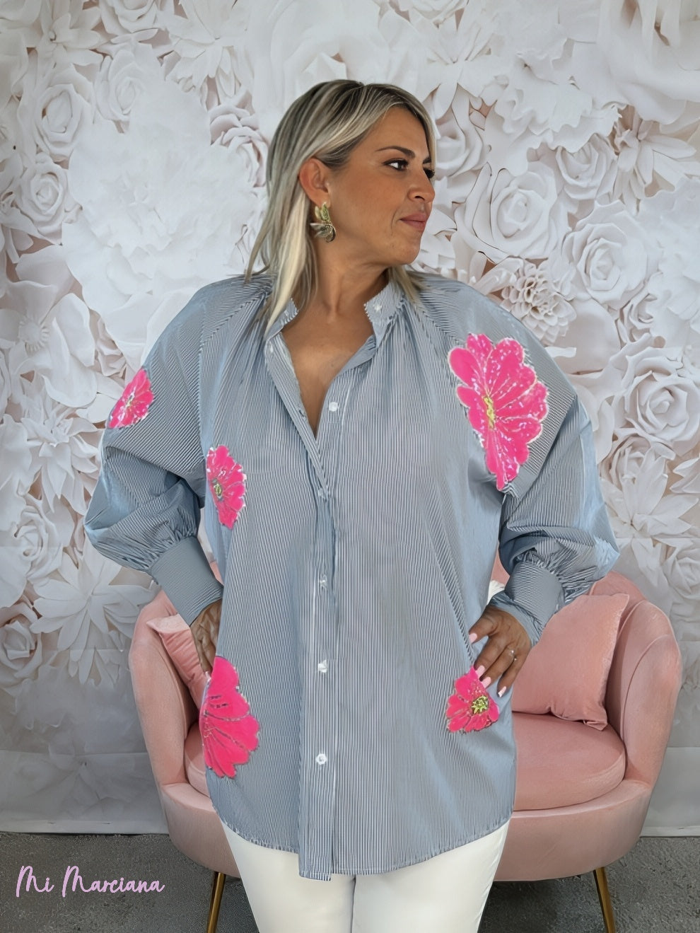 CAMISA MAXI RISCAS MARINHO COM FLORES DE PAEQUIN