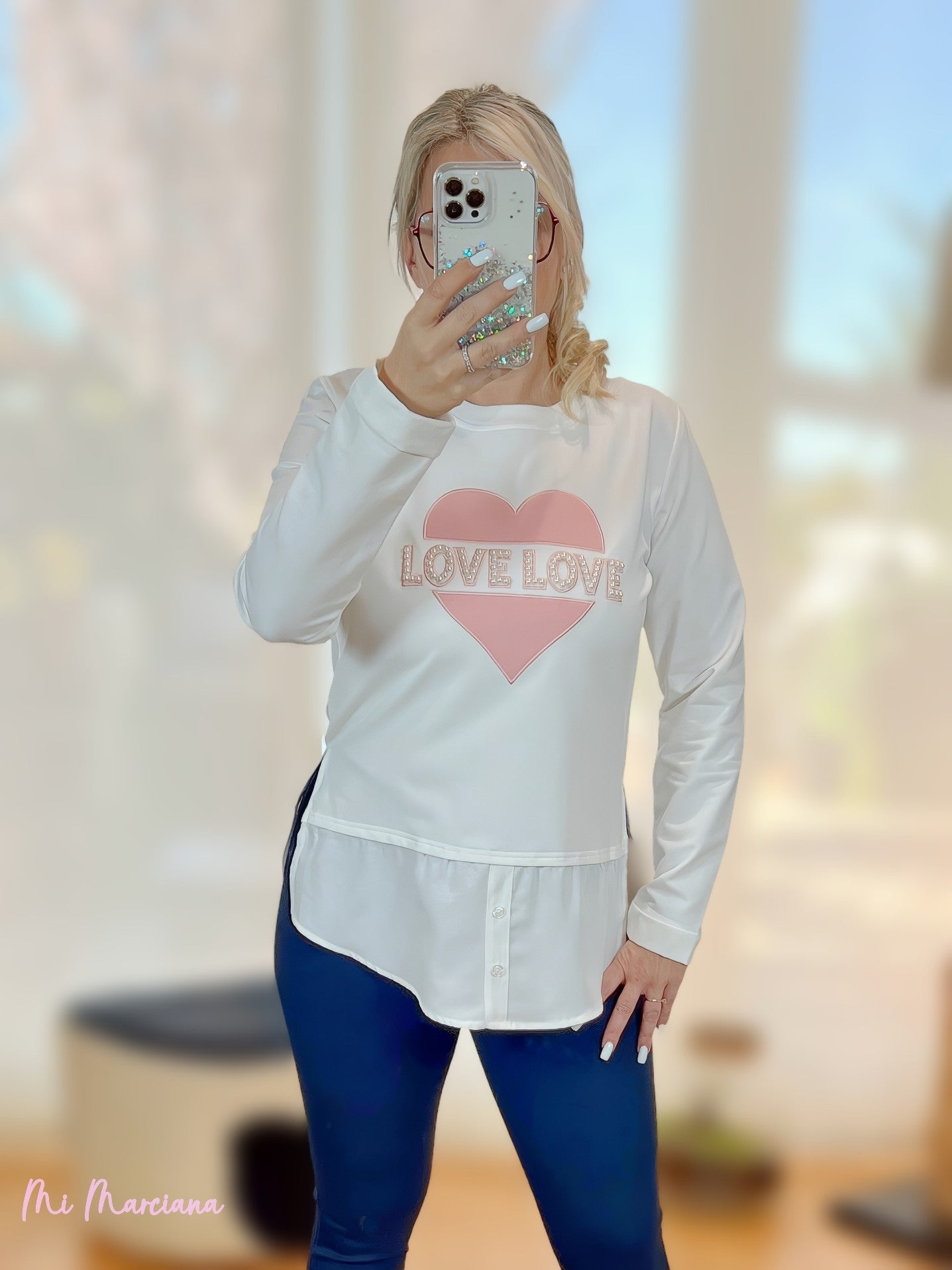 SUDADERA BLANCA LOVE PERLAS CON BAJO CAMISA