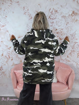 SUDADERA OVERSIZE CAMUFLAJE LETRAS FLÚOR