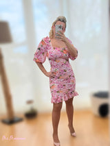 VESTIDO MIDI COM FLORES ROSA