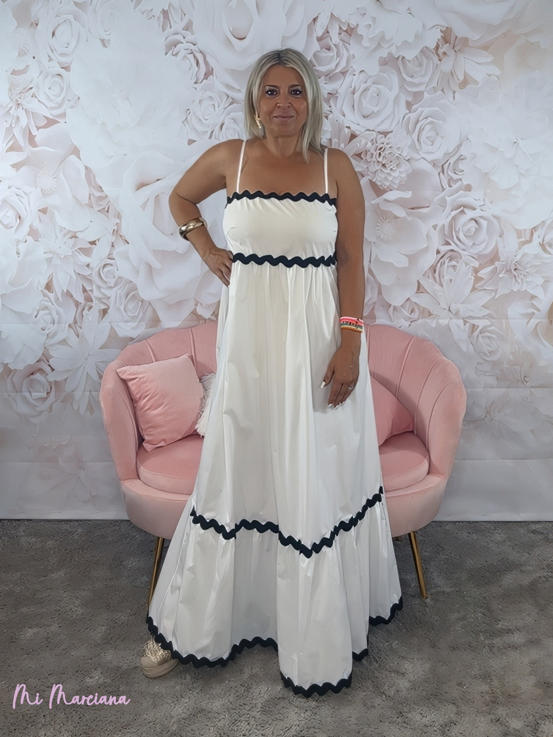 VESTIDO VERONICA  BLANCO CON PASAMANERÍA NEGRA